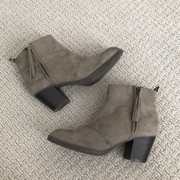 Light Gray Ankle Boots - Picture 4 of 7